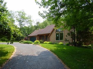 W279S3310 Ledward Ct, Waukesha, WI 53189