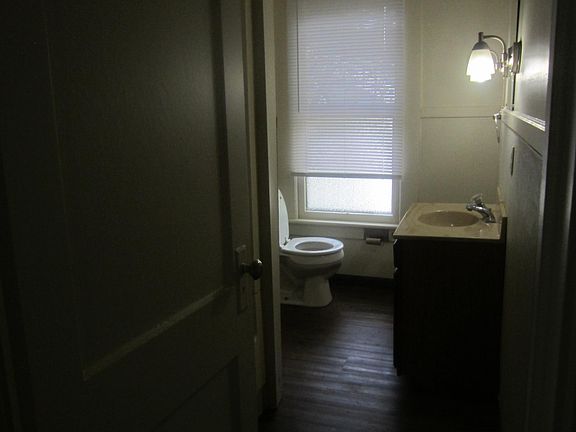 5th image of 626 N Bever St #1/2
