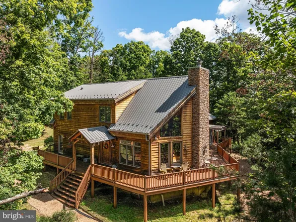 537 Lower Flats Dr, Yellow Spring, WV 26865
