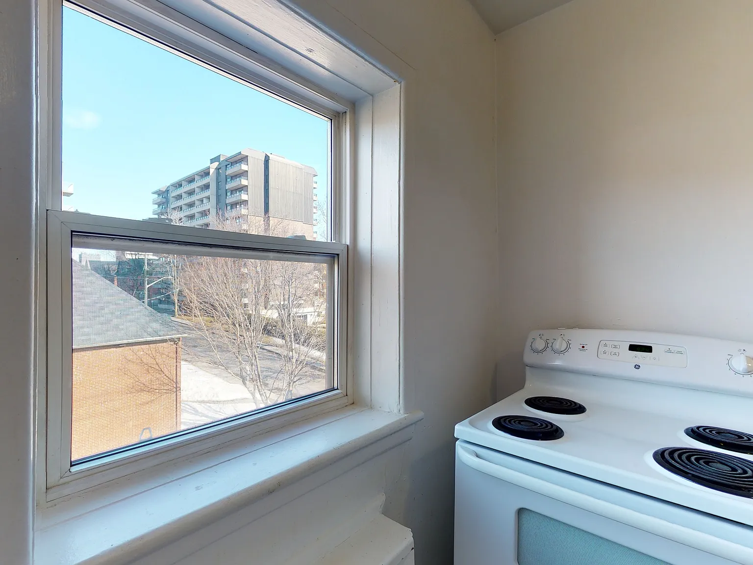240 Osgoode Street — Photo 1