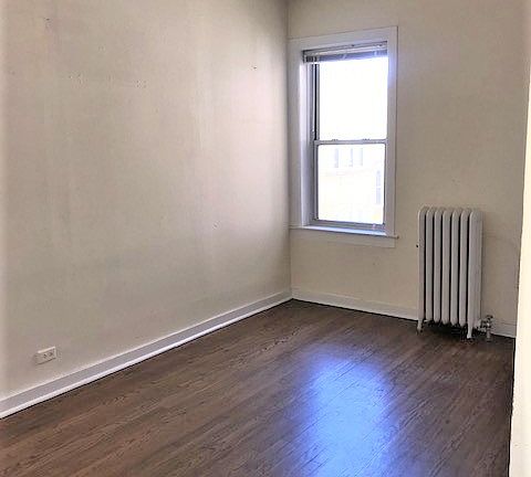3rd image of 4008 N Kenmore Ave APT 2S