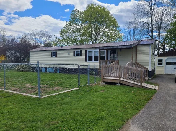 25 China Road, Albion, ME 04910