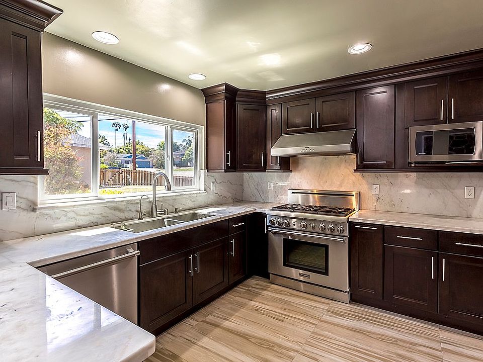 1st image of 5416 Calle Mayor