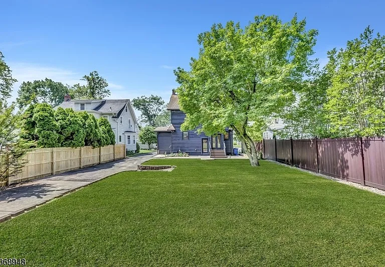 15 Berkeley Rd — Photo 4