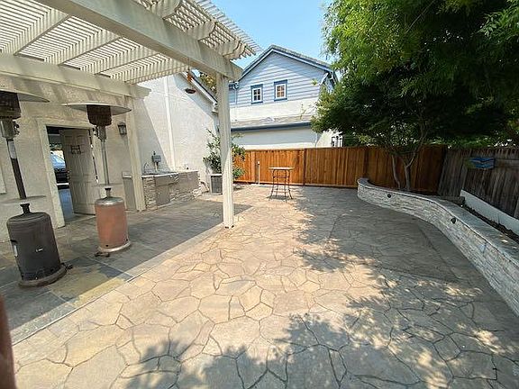 5th image of 101 W Ferndale Ave