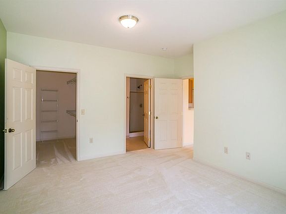 5th image of 3227 Primrose Ln