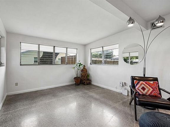 5th image of 2626 AMBERGATE ROAD