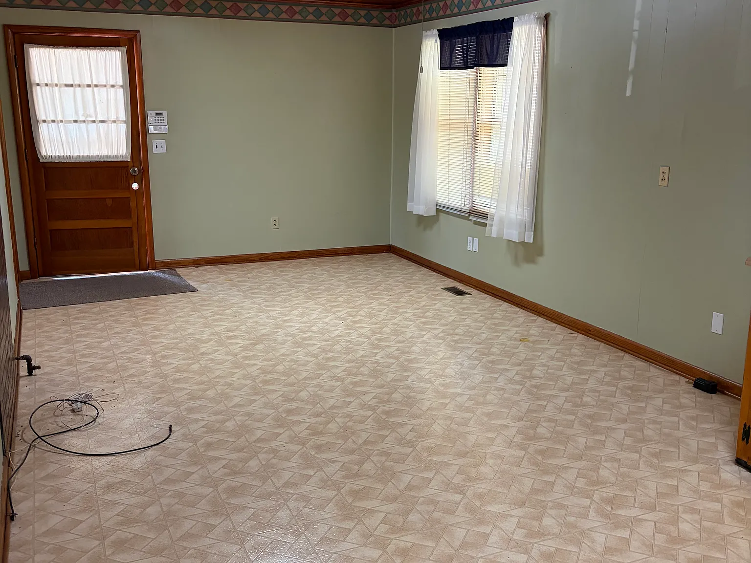 3 bed, 1861 sqft, $1,050 — Photo 4