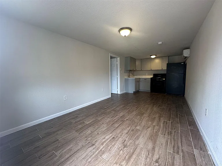 605 E Hunnicutt St #A — Photo 12