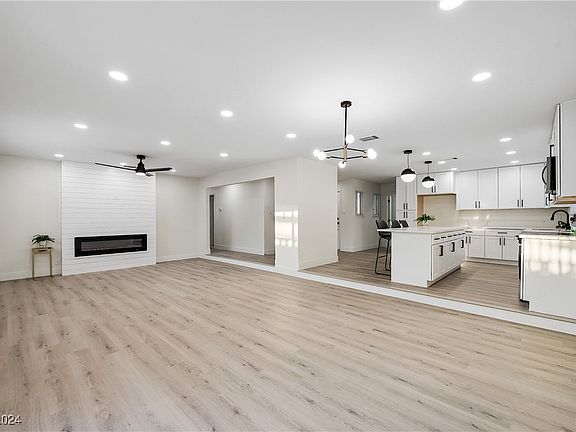 2nd image of 2900 Richfield Blvd