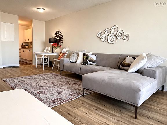 4th image of 5572 N Ridge Rd #1002