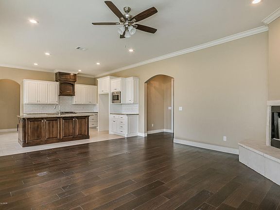 4th image of 16 Gagestone Dr
