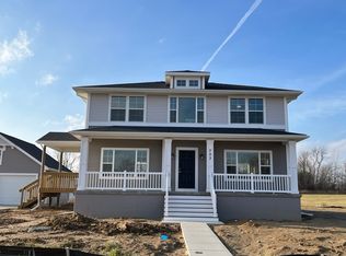 711 Oakwood Dr, Charlotte, MI 48813