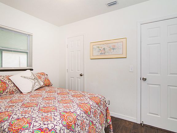 5th image of 5617 Pinewood Ave