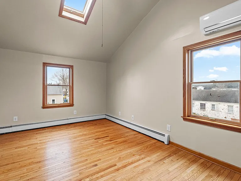 62 Brookside Ave E — Photo 30