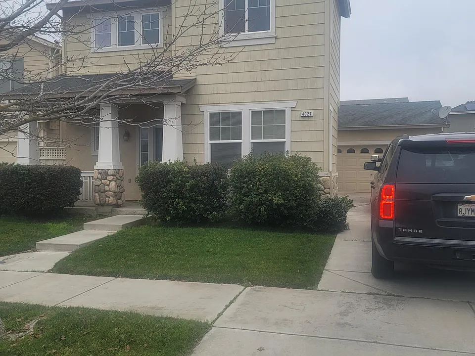 4027 Ivory Ln