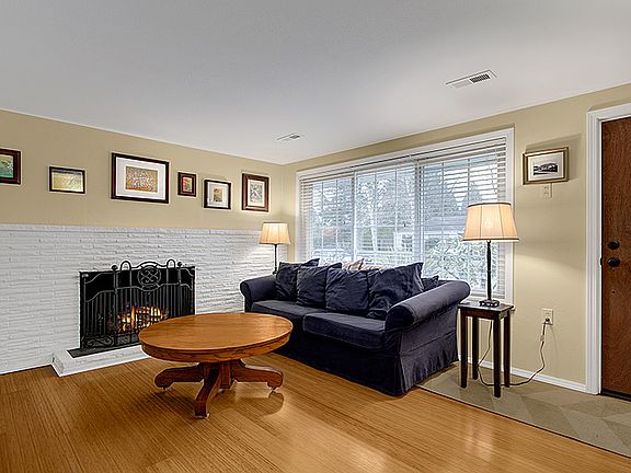2nd image of 16016 6th Ave NE