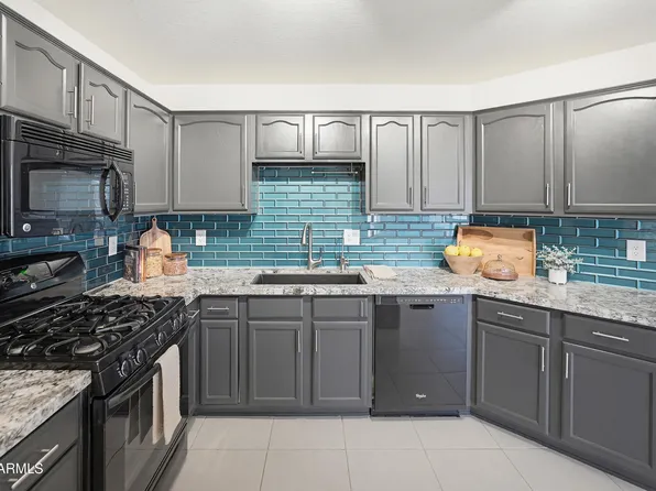 490 S CATALINA Street, Gilbert, AZ 85233