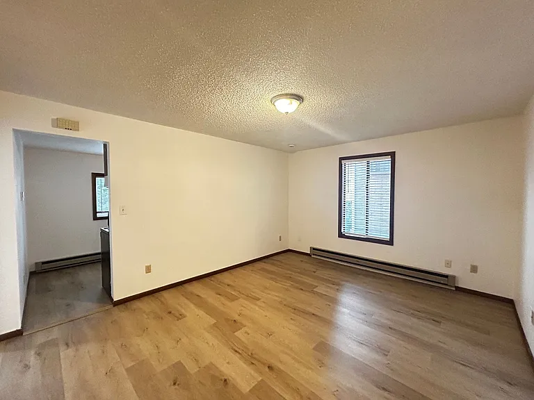 1424 West 10th Apartments — Photo 2
