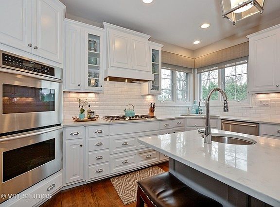 5th image of 324 W Winthrop Ave