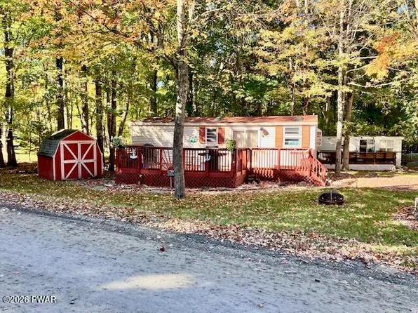 150 Forest Glen Dr, Milford, PA 18337