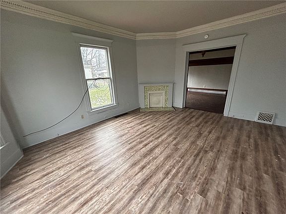 5th image of 1218 N Walnut St