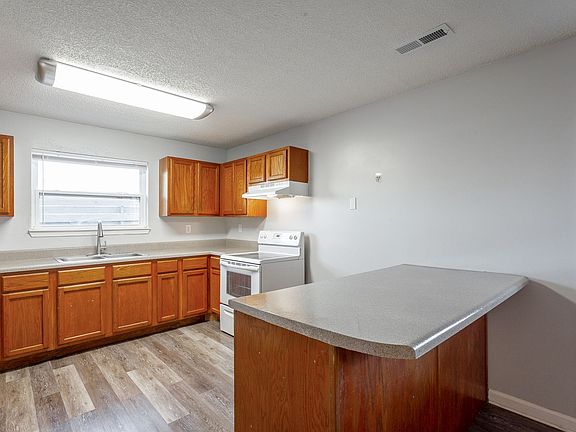 5th image of 114 Van Cleve St APT 11