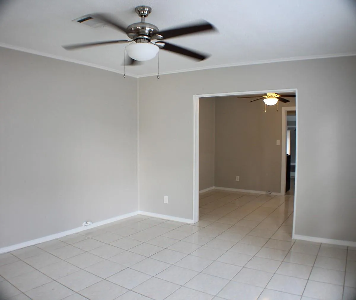 3 bed, 2.0 bath, 1854 sqft, $2,000 — Photo 4