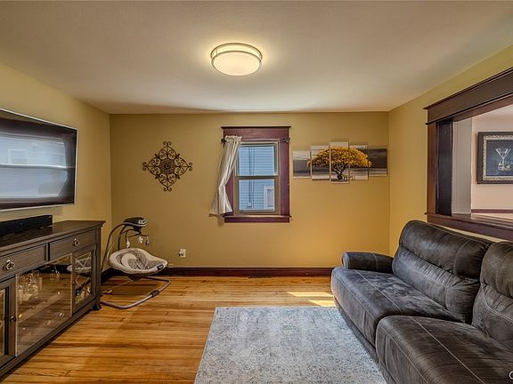 4th image of 108 6th St