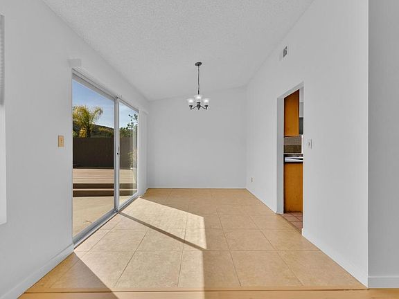 5th image of 9931 Knollview Dr