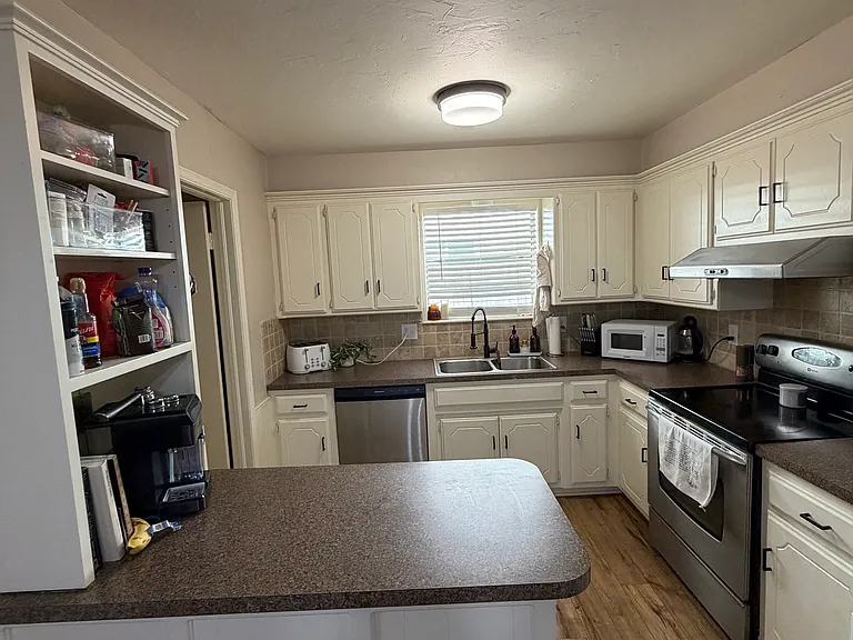 209 Elwood Dr — Photo 5