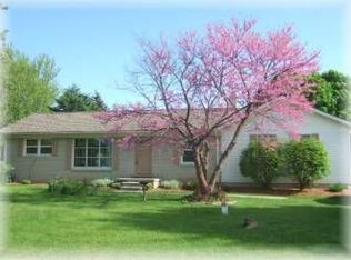 61541 Richfield St, South Lyon, MI 48178