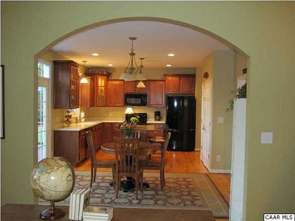 4th image of 1067 Fox Hollow Ln