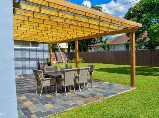 1001 NE 166th St, North Miami Beach, FL 33162