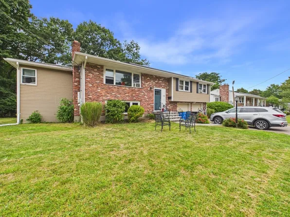 15 Sunset Dr, Randolph, MA 02368