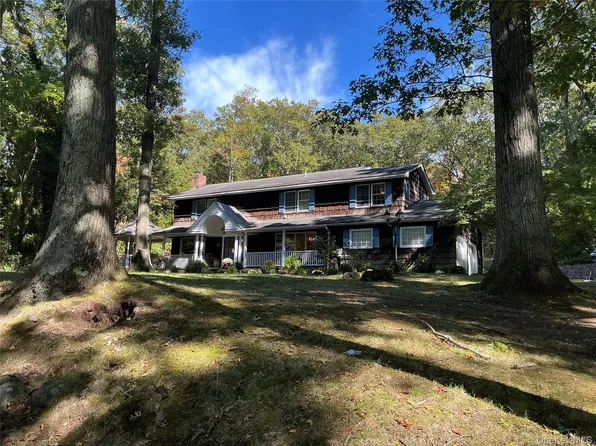 7 Salonga Woods Road, Northport, NY 11768