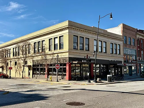 1204 Broad St Photo 1