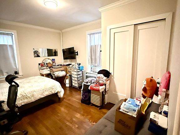 3rd image of 4105 43rd St #C1