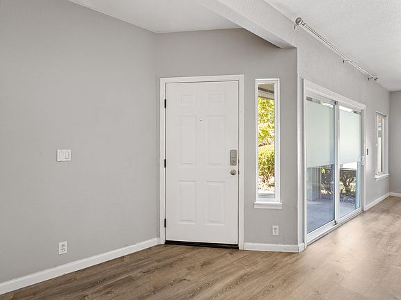 4th image of 249 Ridgetop Dr APT 140