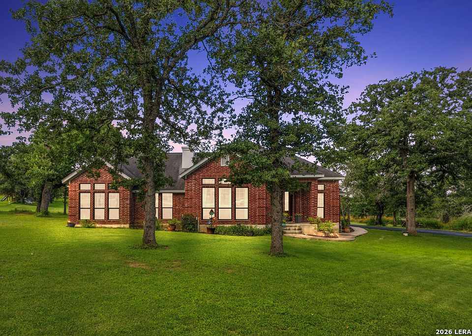 1st image of 124 ROSEWOOD DR