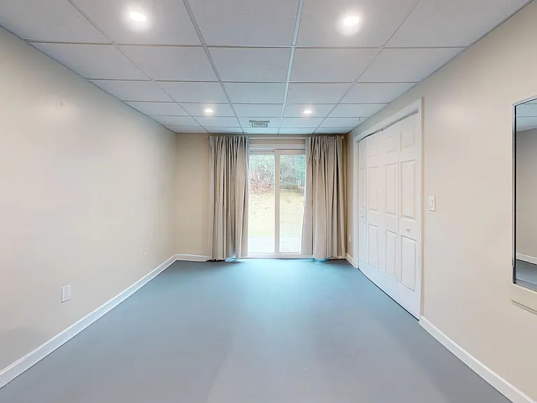 8 Knollwood Ct #8 — Photo 9