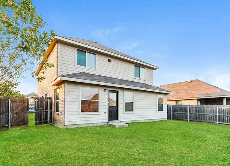 1507 Swallow Dr — Photo 5