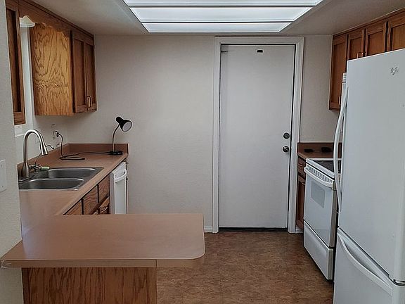 2nd image of 3829 Chesapeake Blvd