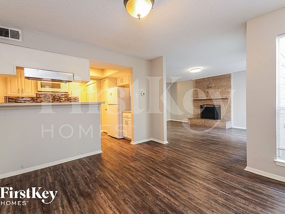 5th image of 2933 Southern Cross Dr