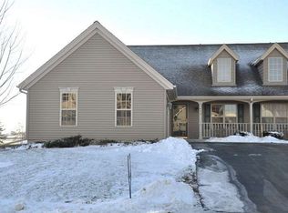 1432 Groves Ln, Union Grove, WI 53182