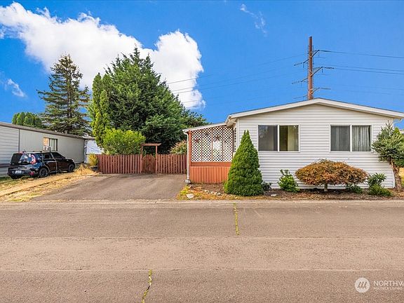 2nd image of 16812 SE 1st Street #40
