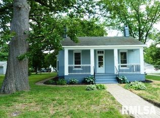 917 4th St, Lincoln, IL 62656