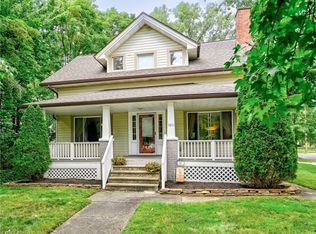 3851 Parkdale Rd, Cleveland Heights, OH 44121