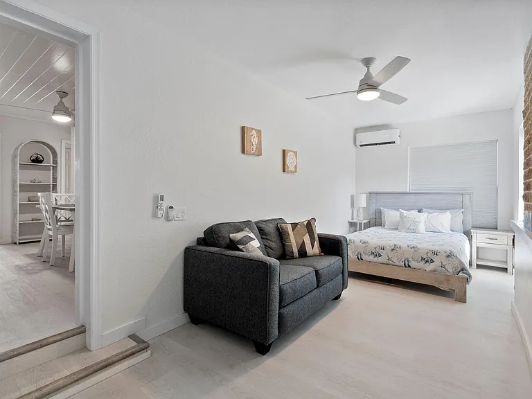 670 Hernando St #C — Photo 10