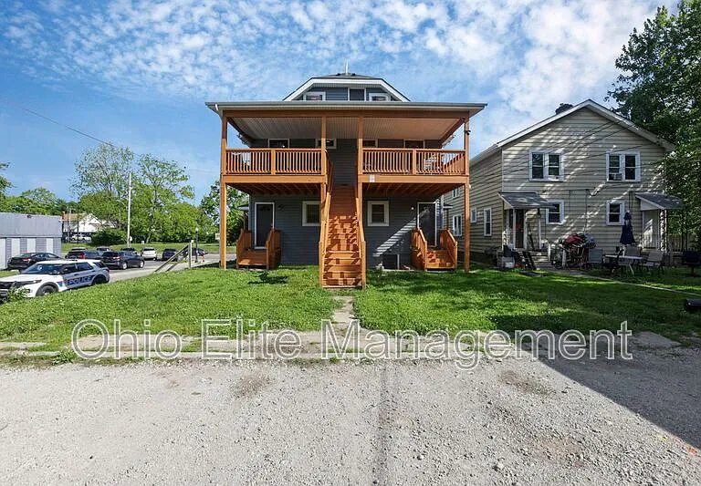 2023 Sullivant Ave — Photo 34